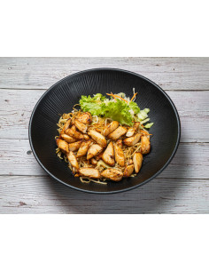 42.Yaki Soba Nudeln mit Zartes Hühnchen  und süßsaure Sauce