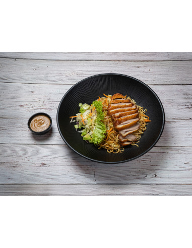 42.Yaki Soba Nudeln mit Krosse Ente und Erdnuss - Sauce